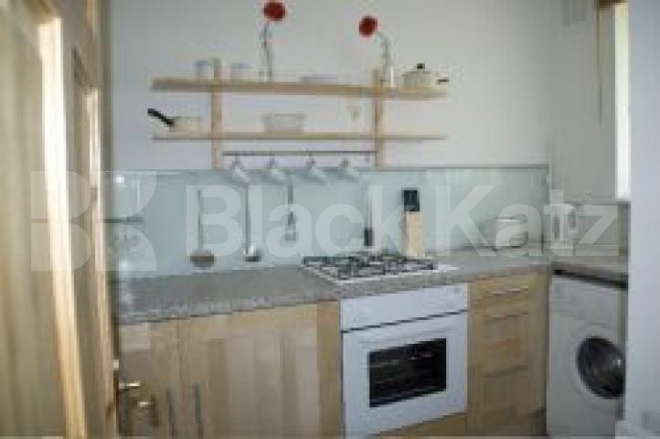 			Studio Apartment, 1 bath, 1 reception Flat			 Kilburn Lane, QUEENS PARK W10